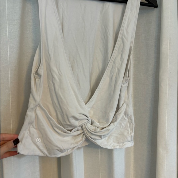 Lululemon workout top - Picture 2 of 2